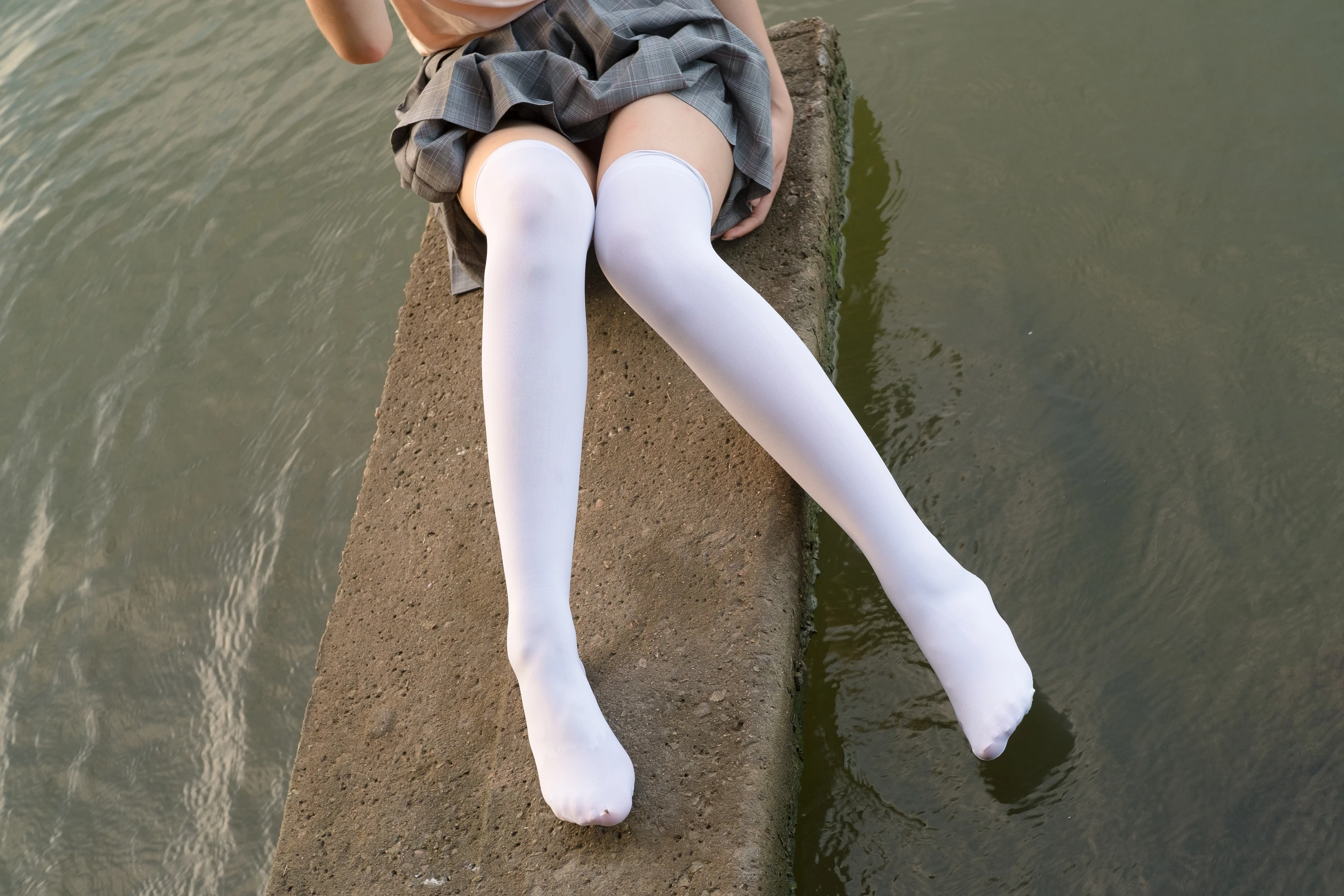 森萝财团 R15-032 [113P]插图1